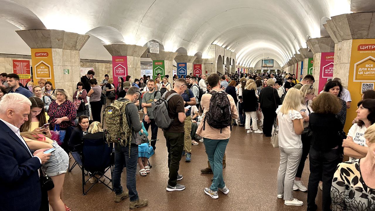 Во время дневной атаки на Киев в метро прятались более 41 тысячи киевлян