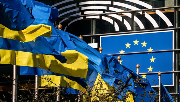 Совет ЕС продлил на год беспошлинную торговлю с Украиной