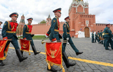 У Росії скасували низку урочистостей на 9 травня через страх на тлі війни — розвідка Британії