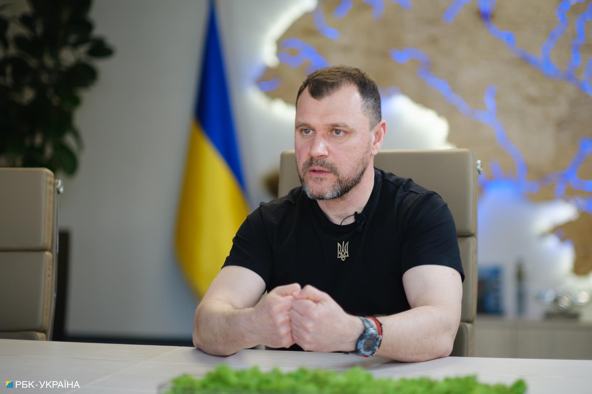 Щодо відповідальності чоловіків, які після 24 лютого незаконно виїхали з України, по закінченню війни має бути закон — глава МВС