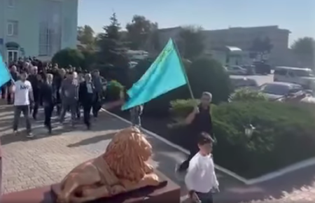 Кримські татари на окупованому півострові проводять меморіальні заходи, присвячені пам'яті жертв геноциду