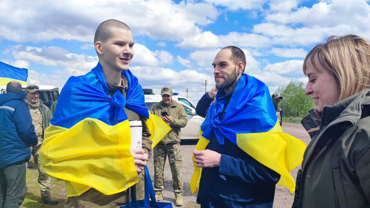 Україна звільнила з полону 45 захисників і захисниць «Азовсталі»