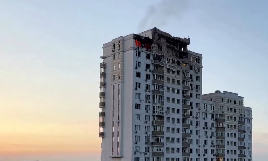 «Людей под завалами нет» — КМДА о поврежденном доме в Голосеевском районе Киева