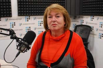 Українська ідентичність формується знизу, як реакція на жах війни — Елла Лібанова Українська ідентичність формується знизу, як реакція на жах війни — Елла Лібанова