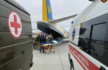 Украинских воинов будут отправлять на лечение за границу по упрощенной процедуре: детали