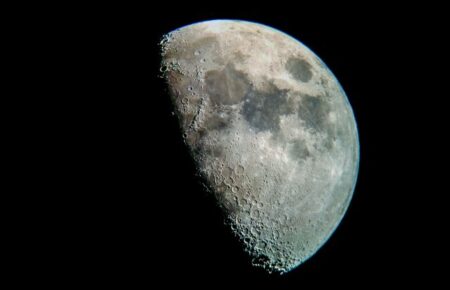 Астрономи дізналися, з чого складається ядро Місяця