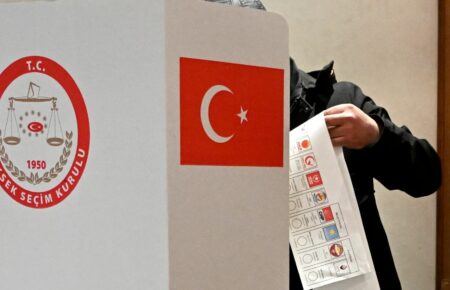 Вперше за 20 років опозиція Туреччини настільки близька до перемоги на виборах президента — журналіст