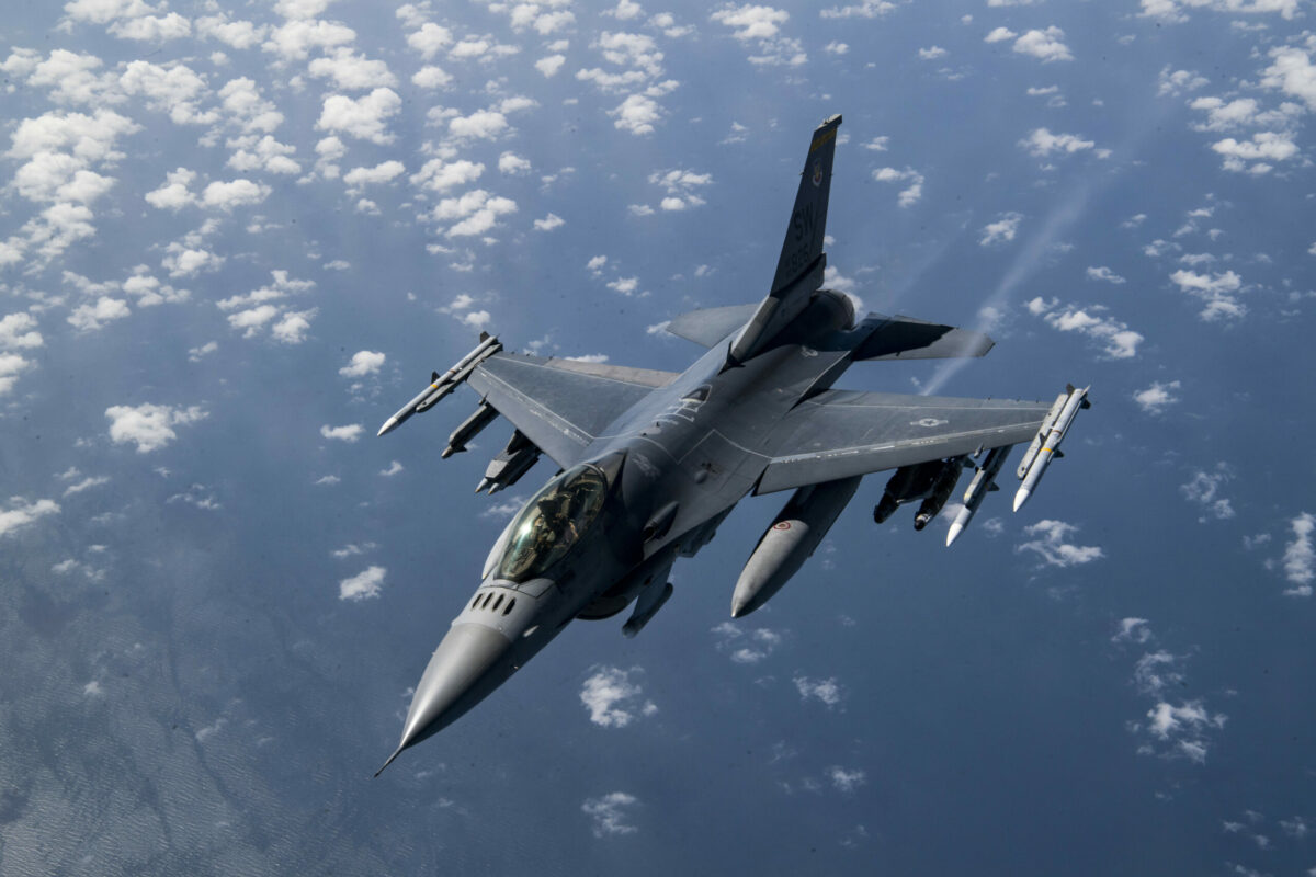 Зеленський назвав країни, які погодилися передати Україні винищувачі F-16