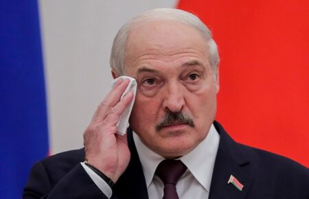 Лукашенко заявив, що віддав усі розпорядження привести армію Білорусі у повну бойову готовність
