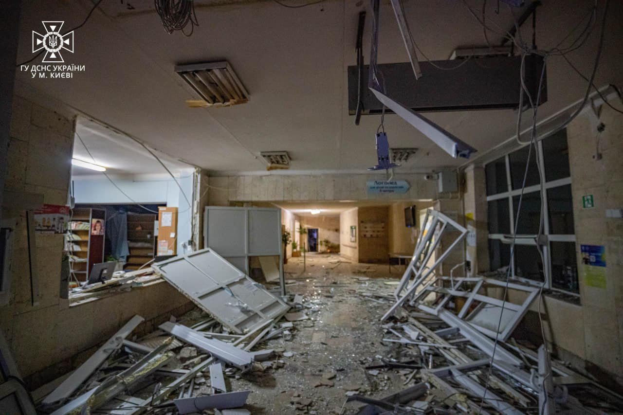 ДСНС показало наслідки нічної російської атаки на Київ (ФОТО)