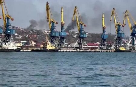 Окупанти хочуть залучити порт Маріуполя для постачання боєкомплектів у Вугледар — Андрющенко