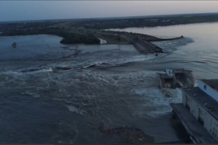 Россияне взорвали Каховскую ГЭС, чтобы усложнить украинское наступление — разведка