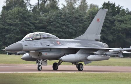 Румунія хоче відкрити центр підготовки пілотів F-16
