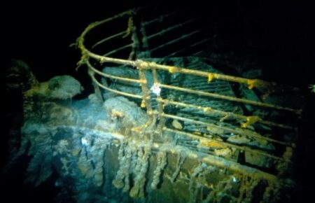 В Атлантическом океане исчезла подлодка, показывавшая туристам «Титаник»