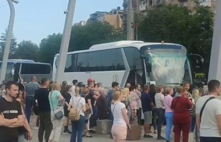 Окупанти планують вивезти з Маріуполя «на відпочинок» до Санкт-Петербурга 2 тисячі дітей