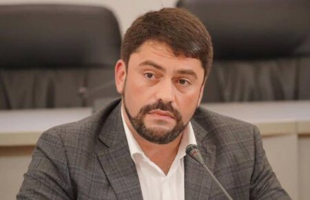 Депутата Київради оголосили в міжнародний розшук