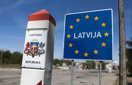 В Латвии будут штрафовать за наклейки «Я русский» на автомобилях