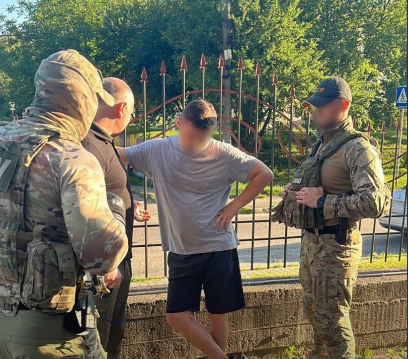 Голову Тернопільської облради та чиновників військової адміністрації викрили на хабарі — НАБУ