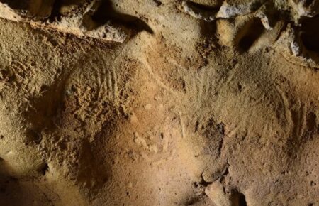 Дослідники виявили найдавніші з відомих неандертальських наскельних малюнків