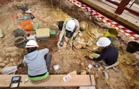 Археологи знайшли у печері в Іспанії докази канібалізму серед неандертальців 52 000 років тому