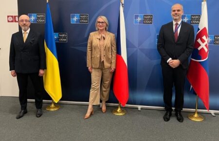 Україна домовилася з Чехією і Словаччиною про спільні закупівлі й обслуговування БМП — Резніков