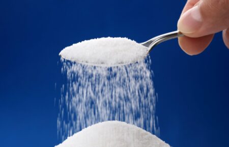 Чому Кабмін заборонив експорт цукру?