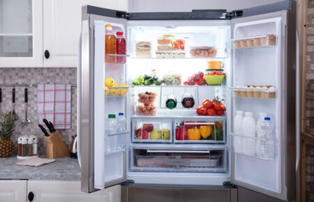 Холодильник в пути: как обеспечить оптимальные условия перевозки и избежать повреждений 