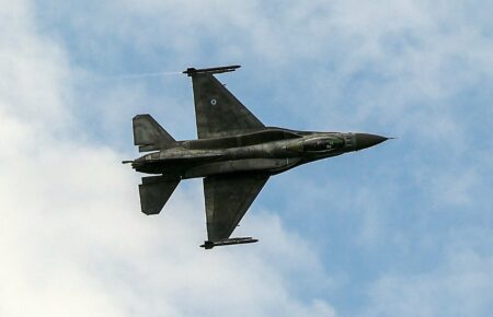 Чехія допоможе Україні з підготовкою пілотів F-16 — прем'єр