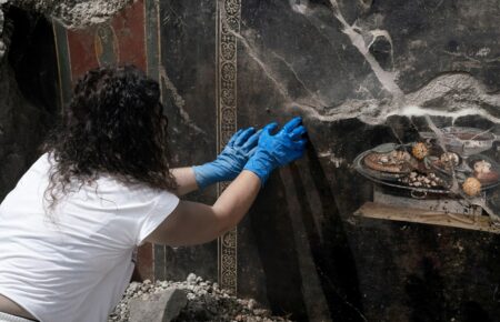У Помпеях археологи знайшли фреску із зображенням «далекого предка» піци
