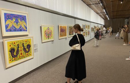 «Марія малює»: у Києві показали 100 картин Марії Примаченко, які ще ніколи не експонували