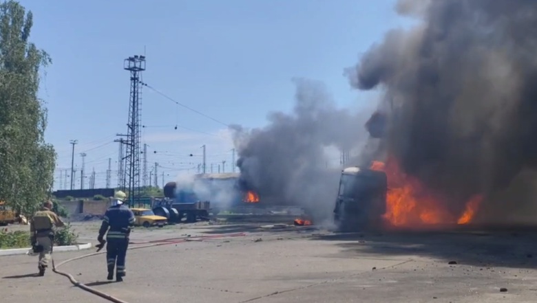 В сети появилось видео бомбардировки Ясиноватой