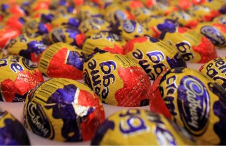 У Британії увʼязнили крадія 200 тисяч шоколадних яєць