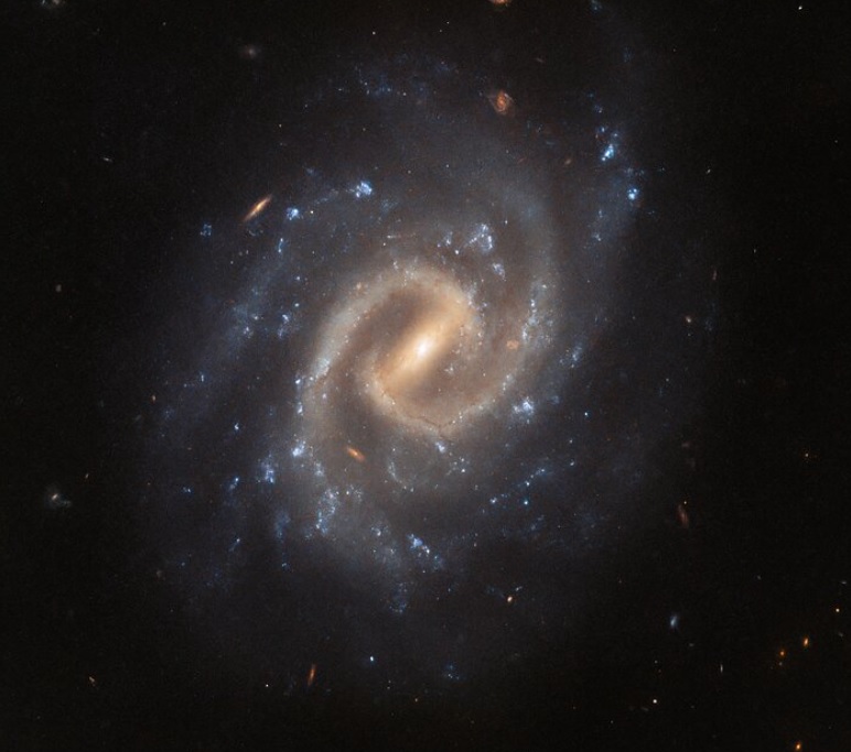 Hubble показав «галактичний острів спокою» у сузір’ї Риби