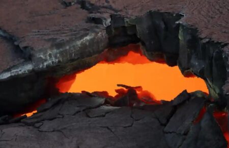 Дослідники запропонували добувати цінні метали з вулканічної магми