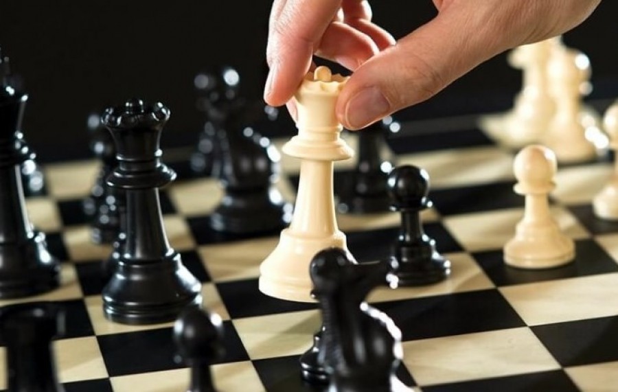 Всесвітня федерація шахів заборонила трансгендерним людям брати участь у жіночих турнірах