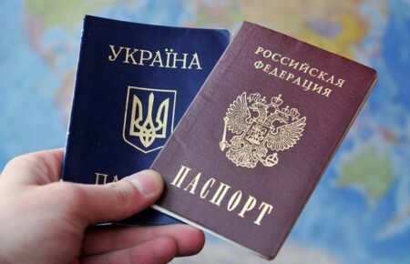 В окупації посилилась паспортизація — подекуди лікарі не приймають пацієнтів без російського паспорта — правозахисник