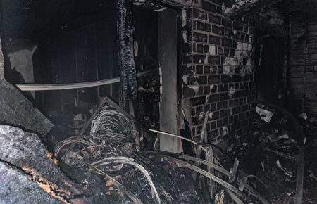 Рятувальники показали наслідки нічного удару по центру Херсона (ФОТО)