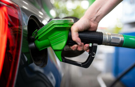 Вартість літра бензину протягом тижня сягне 55 грн — Куюн