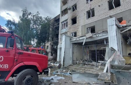 Рятувальники показали наслідки удару по Оріхову (ФОТО)