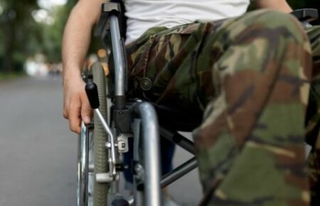 Як правильно комунікувати з військовими з інвалідністю?