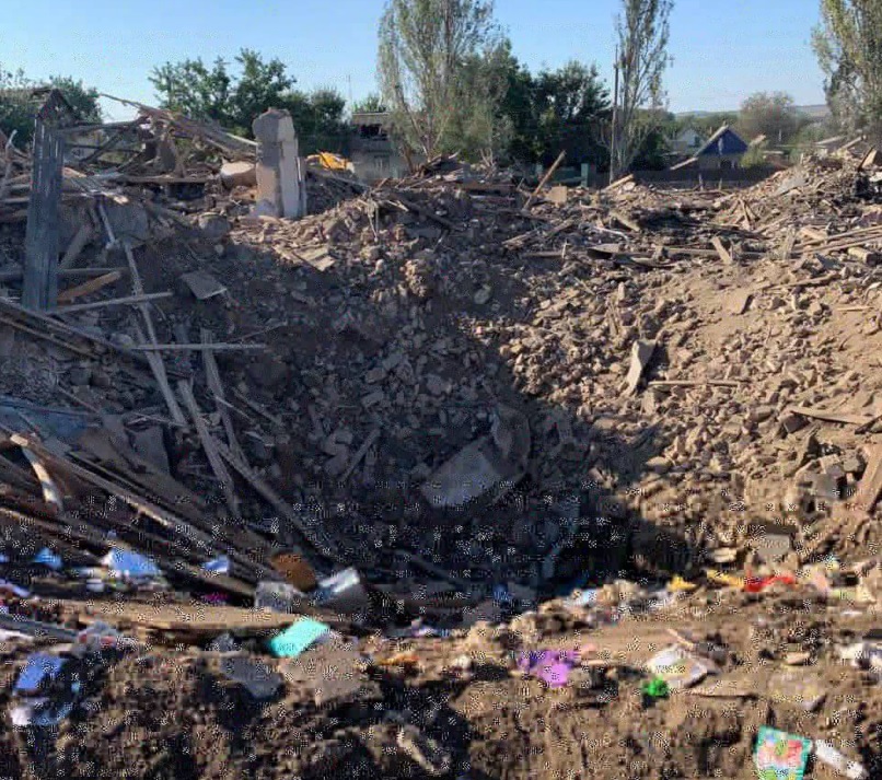 Росіяни вночі обстріляли селище біля Запоріжжя: зруйновані гімназія та будинки