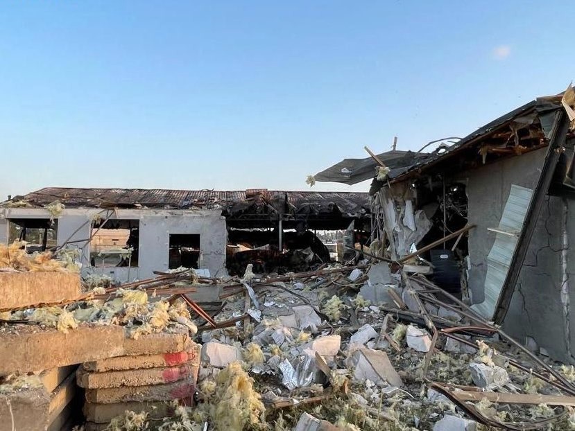 Нічна атака на Рені та Ізмаїл: росіяни пошкодили адмінбудівлі та зернові склади (ФОТО)