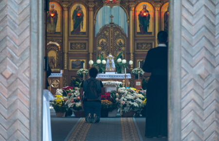 Матір Кузьми Скрябіна Ольгу Кузьменко поховали у Брюховичах — поруч із сином