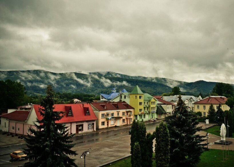 У Косові на Івано-Франківщині під час прощання із загиблими військовими закриватимуть заклади у центрі міста