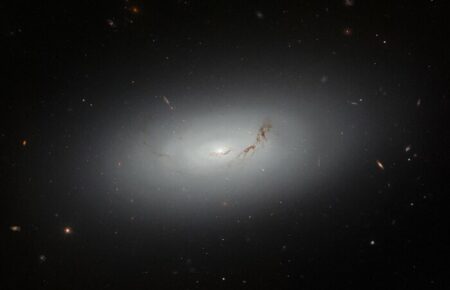 Hubble показав галактику в сузір’ї Секстант