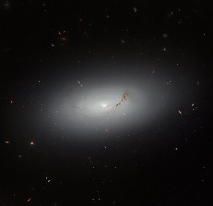 Hubble показав галактику в сузір’ї Секстант