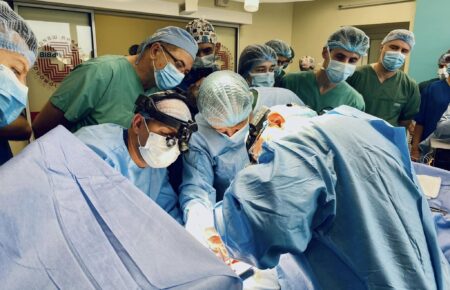 В Україні вперше зробили трансплантацію серця й легень одній людині (ФОТО)