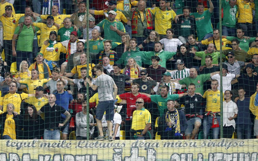 УЄФА покарав Федерацію футболу Литви за легендарну кричалку про Путіна