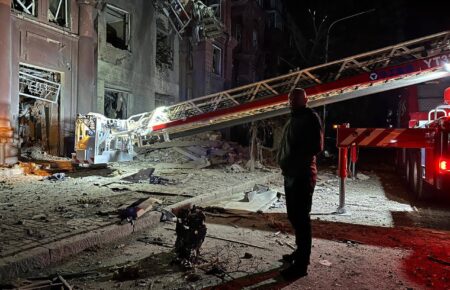 Поліція показала наслідки ракетного удару окупантів по Запоріжжю (ФОТО, ВІДЕО)