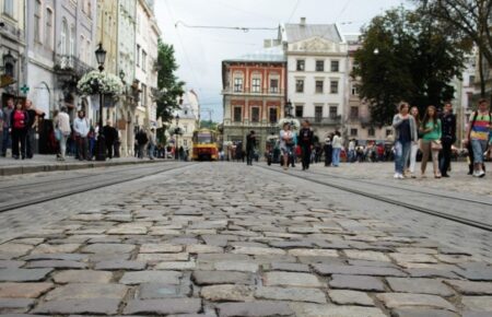 «У нас кожен камінь облікований» — посадовиця про бруківку у Львові